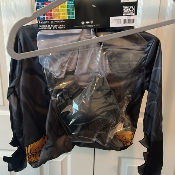 BATMAN COSTUME (small 4-6) - Picture 2 of 4